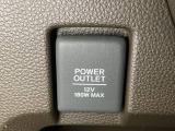 アクセサリーソケットはUSBのアダプターなどをつければ、スマホの充電にも使えます。