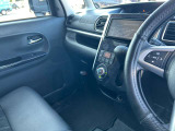 在庫車両に関してはお客様により良いものをご提供する為に品質に拘って仕入れを行っております。各お車の状態はそれぞれですのでご商談時に当店スタッフがご説明させて頂きますのでご安心くださいませ。