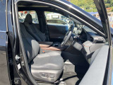 運転席・助手席です