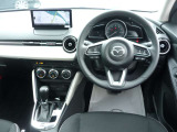 ◆チルト&テレスコピックステアリング◆ドライバーのさまざまな体格に応じて適切な運転姿勢を取りやすいよう、ハンドルの前後位置と高さを調整できます◆