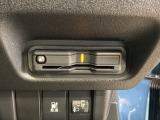 いまや快適なカーライフに欠かせないETCが付いています。
