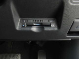 ETC!料金所も止まる事無くスイスイです!窓を開ける必要も無いので雨や花粉、排気ガスの浸入もありません!今や必需品ですネ!