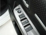 ◆パワーウィンドウスイッチ◆運転席から全席の窓の開閉操作を行うことが出来いつでも換気ができます!