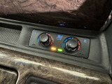 シートヒーター&シートクーラー装備しています。寒い日でも暑い日でも快適に運転出来ますネ♪