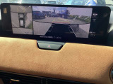 【360&deg;ビューモニター】  とても分かりやすい、クルマの上から見下ろしたような映像で、駐車サポートをしてくれます。