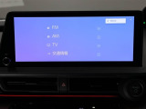 ディスプレイオーディオを装備。スマホとクルマをつなぐことで、これまでのナビに加えて、色々なサービスが楽しめます。