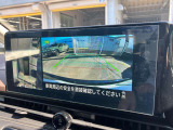 ★アラウンドビューモニター★クルマを真上から見下ろしているかのような映像によって車庫入れや縦列駐車などの駐車時に自車と駐車位置の関係をひと目で確認できスムースな駐車をサポートします!