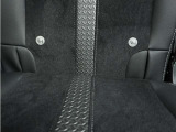 ◆ISOFIX◆シートベルトいらずでチャイルドシートと固定金具を連結するだけでがっちり固定できます。