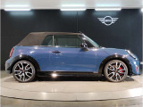 ご納車後も全国約200拠店のMINI正規ディーラーサービス工場にて保証対応いたします。お近くのMINI正規ディーラーをご案内の上、アフターメンテナンスをお受け頂けますので、安心してお乗りいただけます!!