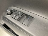 もちろん、パワーウインドウもついております。ワンタッチで窓の開閉が可能です!