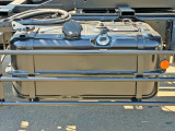 燃料タンクは200Lです。