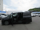 5ドアーで乗り降り荷物の出し入れ助かります。