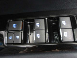 もちろん全席パワーウインドー付。運転席から操作できて便利です。