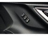 運転席のシートポジションメモリー機能は、登録済みの運転者と交代しても、シートポジションの変更の手間がかかりません。