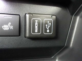 スマホやタブレットの充電ができます♪