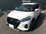 正面からの見た目も、スッキリ飽きの来ないデザインです。