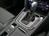 スムーズで滑らかに変速していくDSGミッションは快適なクルージングを実現したフォルクスワーゲンの革新的で高い技術の一つです。