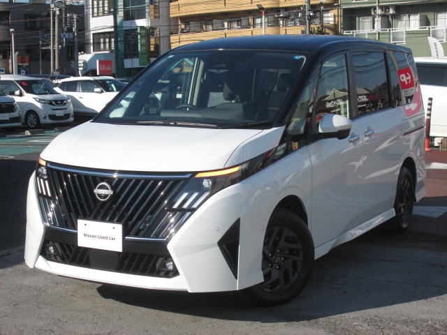 セレナ 1.4 e-4ORCE ハイウェイスターV 4WD 