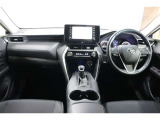 広々とした運転席まわりで、快適ドライブが楽しめます!