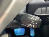 【クルーズコントロール】高速道路もラクラク走行。アクセルを離しても一定速度で走行ができ、長距離運転時の負担を軽減!加速・減速も簡単なスイッチ操作で調整できます。