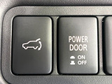 【パワーバックドア】スマートキーや運転席のボタンを押すだけでリアゲートが自動で開閉します!荷物を持っている時や、高い位置にあるバックドアを閉める際に便利な機能です♪