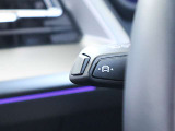 ●車線から逸脱する可能性があることを知らせるとともに、ハンドル操作をアシストすることにより車線からの逸脱回避を支援する装置です。