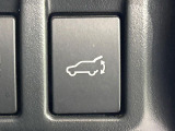 【パワーバックドア】スマートキーや運転席のボタンを押すだけでリアゲートが自動で開閉します!荷物を持っている時や、高い位置にあるバックドアを閉める際に便利な機能です♪