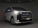高輝度で点灯速度が速いLEDヘッドライト装備!LEDの明るい光が走行中の視界の確保をサポートして、夜のドライブがより楽しく安全に運転できます♪