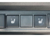 運転席と助手席にシートヒーターが付いています。