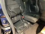 シートをはね上げれば、高さのある荷物も積めます。