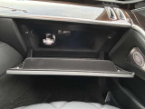 全国へのご納車を承っておりますので遠隔地のお客様にもご安心いただけます。(費用に関しましては、別途お見積りさせていただきます。)勿論、日本全国の正規ディーラーにて保証が受けられます。