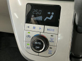 【オートエアコン】AUTOボタンを押してお好みの温度を設定!快適な室温でドライブをお楽しみいただけます♪