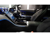 メルセデスジャパンが定めるサーティファイドカー(認定中古車)として登録を致しますので、納車時にはタイヤやバッテリー等も規定以下の数値であれば、整備代金を頂かず、無償で交換となります。ご安心下さい。