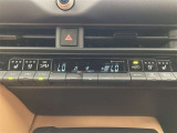 オートエアコンは温度を設定するだけで、自動で風量などを設定してくれます。運転しながら操作も必要ないので、安全性も向上します。