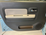 より多くの一般の方へ車を届けれればと思っておりますので同業者様への販売は極力控えさせて頂いております。ご了承下さい。