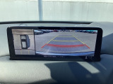 狭い場所での駐車やすれ違いなどでより的確な運転操作に役立つ360&deg;ビューモニターが装備されています。