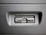 インストルメントパネルのデザインにフィットする、ビルトインETC2.0ユニット!