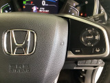 ハンドルにHondaセンシング系のクルーズコントロールやレーンキープアシストなどのスイッチが装備されています。ハンドルから手を離さず安全に操作できます。