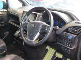 見通しのよいすっきりとした視界で、誰でも運転しやすいです。運転のしやすさは疲れにくさにも繋がりますよ♪