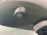 車両の前後左右に搭載した4つのカメラにより、車庫入れや狭い道でのすれ違いをしっかりサポートするパノラマモニター対応カメラが付いてます