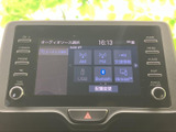 AM・FMをはじめ、USBやBluetoothなど複数のオーディオソースを画面から選べます。選択肢がまとまって表示されるため、気分や利用シーンに合わせて切り替えやすい仕様です。