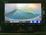 バックでの車庫入れも安心です!リアカメラが付いているバックモニター付のナビを装備しております。操作線もついており距離感も画面から確認できます。