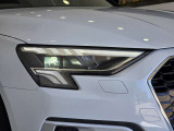 Audiが最初に採用したLEDポジショニングランプ。シャープなラインで昼間でも点けていたいと思うほど上品でオシャレです。夜間走行時はさらに目立ちます!