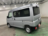 痛みの出やすい運転席シートの角、フロアマット、座面、ともに良好です