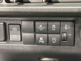 各機能のスイッチ類がセンターに集約され、操作性に優れています♪