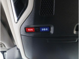 専用ボタンでコールセンターへ接続。状況に応じて緊急車両の要請やロードサービスへの取次ぎを行います。また重大事故の際に、自動的にコールセンターにつながり、緊急車両やドクターヘリを要請します。(要申込)