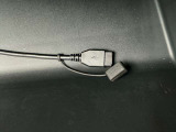 ナビと接続できるUSBケーブルつき。