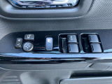 電動格納ドアミラーを装備しており、駐車場などでミラーを折りたたんでおくことも簡単にできます。