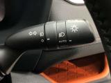 ライトスイッチです。「AUTO」にすると外の明るさに応じてスモールライト・ヘッドライトが自動でON・OFFします。夕暮れ時や屋内駐車場、トンネルなどに便利です。フォグランプもON・OFFできます。