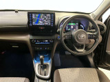 運転席は見やすく整理され、ナビも美しく装着され操作性にも優れています!